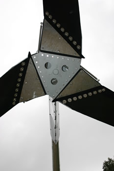 Blade connection detail